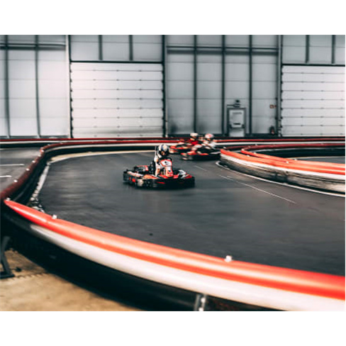 Kartódromo Indoor Fafe | Condução de Kart para 2 Adultos + 2 Crianças com Of