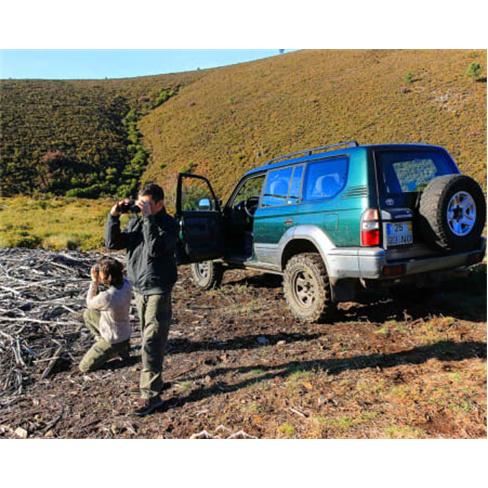 Aventura a Dois na Serra da Lousã: Passeio de Jipe + Caminhada + Visita às Ald