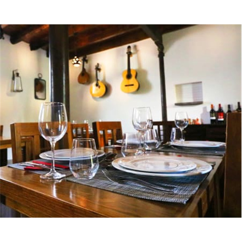Jantar & Vinho a Dois com Espectáculo de Fado | O Corrido - Lisboa