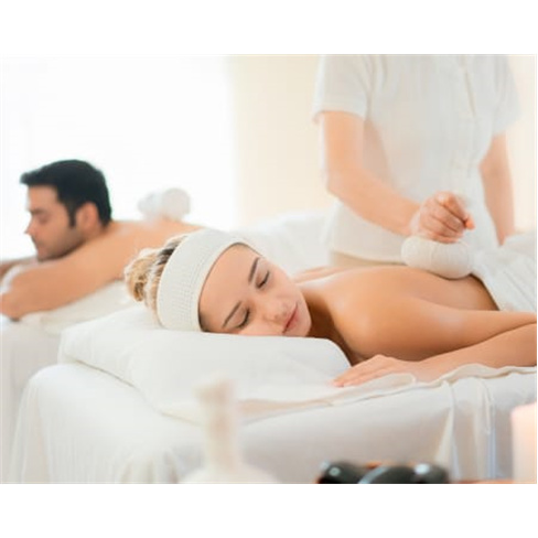 Hot Spa para Dois! Circuito de Spa + Massagem com Pindas Quentes | Satsanga Spa