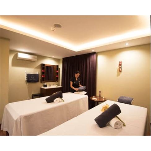 Hot Spa para Dois! Circuito de Spa + Massagem com Pindas Quentes | Satsanga Spa