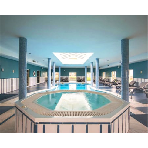 Hot Spa para Dois! Circuito de Spa + Massagem com Pindas Quentes | Satsanga Spa