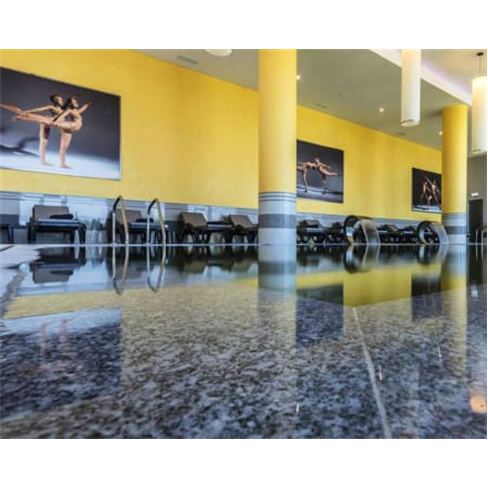 Hot Spa para Dois! Circuito de Spa + Massagem com Pindas Quentes | Satsanga Spa