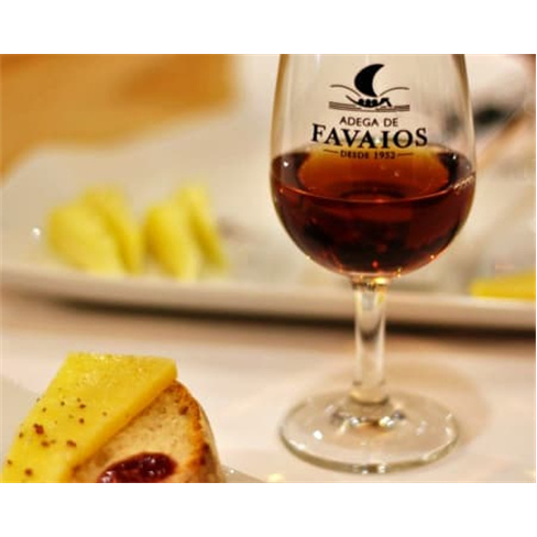 Visita Guiada + Prova de Mo... Clássico & Moscatel 10 Anos c/ Queijo | 2 Pessoa