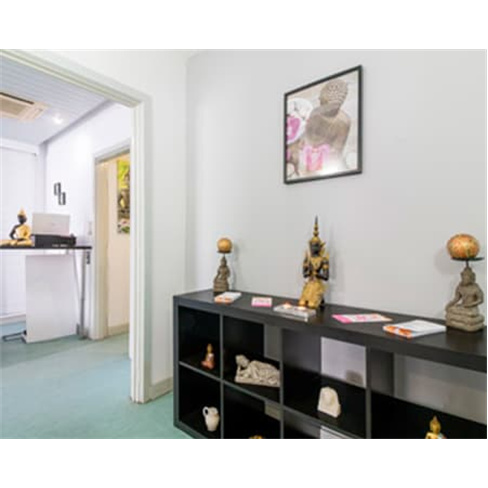 Limpeza de Rosto com Peeling de Carbono + Massagem Facial | Avenida de Berna