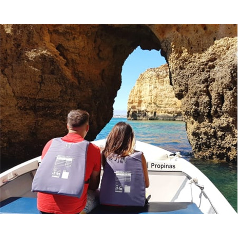 Passeio de Barco às Grutas ...dade | Até 1h15 | Lagos Boat Tours Adulto +12 An