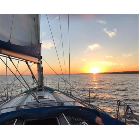 Passeio de Veleiro pelo Rio Tejo | 1 Hora | Lisbon 4 Sailing Passeio de Veleiro
