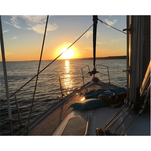 Passeio de Veleiro pelo Rio Tejo | 1 Hora | Lisbon 4 Sailing Passeio de Veleiro