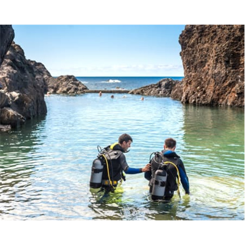 Mergulho nas Piscinas Naturais de Porto Moniz: Experiência Madeira