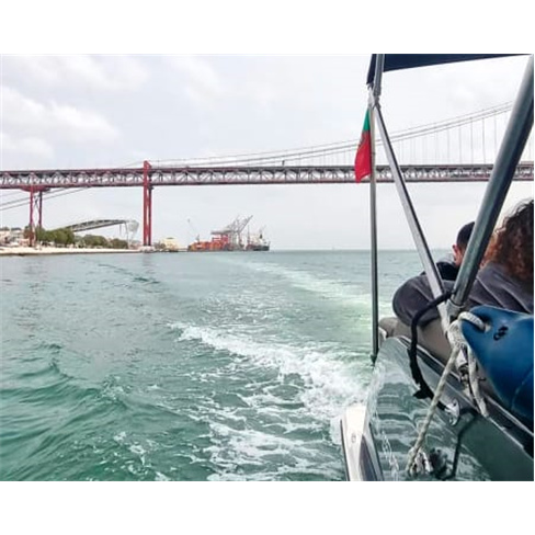Passeio de Barco no Tejo com Champanhe a Bordo | 2 Horas | Bubble Sea Events Pas