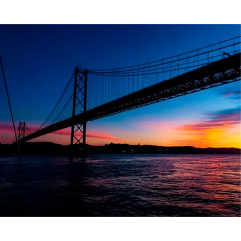 Passeio de veleiro Tejo: 2h com bebida e 6 pessoas. (51 caracteres)