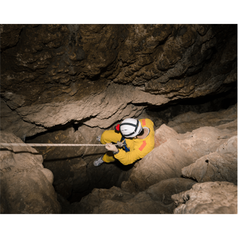 Bem-Vindo à Espeleologia! 3...ra na Serra da Arrábida Experiência para 4 Pess