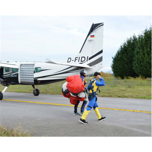 Salto Tandem! Pelos Céus do...| Skydive Porto - Braga Salto Tandem a 5000 Metro