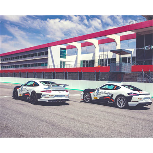 Condução de Luxo!  Ao Volante do Porsche 911 GT3 | Autódromo Internacional do