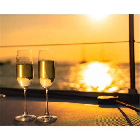 Passeio de Veleiro e Sunset para Dois + Welcome Drink | 2 Horas de Romance em Li