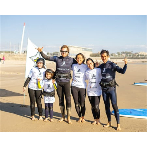 Aula de Windsurf Privada | ...urf School - Matosinhos Experiência para 2 Pessoa