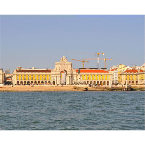 Passeio Privado de Barco no Tejo a Bordo de Veleiro | Pôr-do-Sol em Lisboa | At