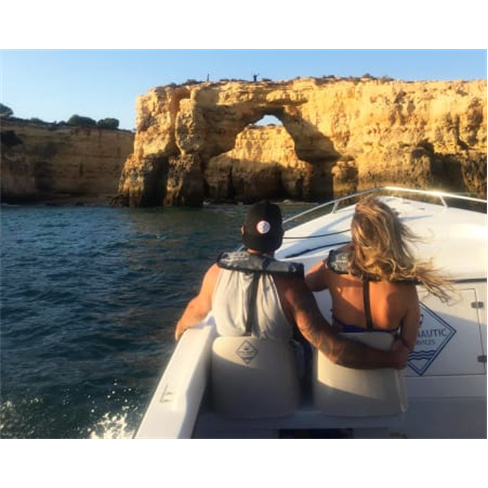 Passeio de Barco às Grutas ...enagil de 2 Horas | Royal Nautic Bilhete de Adult
