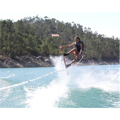 Waterski ou Wakeboard na Barragem de Castelo de Bode | The Waterski Academy - To