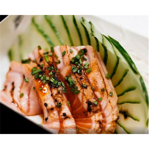 Amaterasu - Sushi Por Casa | Combinado 22 Peças Sushi e Sashimi + Entradas para