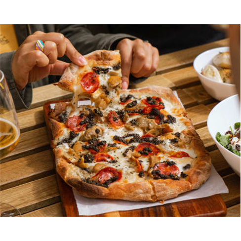 Entradas, Pizzas e Bebida para Dois em Telheiras | Nostra Pizza