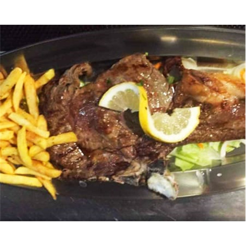 Noite de Fado em Alfama | Jantar e Espectáculo na Casa de Fados Alfama Grill