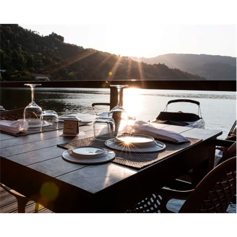 Porto Antigo Hotel - Cinfães | Jantar Romântico com Vista para o Rio Douro