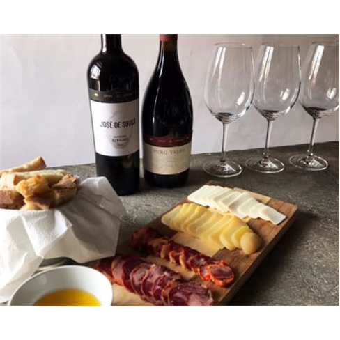 Visita Guiada às Adegas Moderna e Antiga + Prova de 3 Vinhos para Dois | Reguen