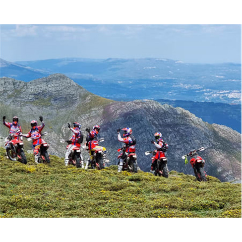 Passeio Moto TT com Bianchi Prata | 3 Horas | Lisboa ou Porto n(59 caracteres)
