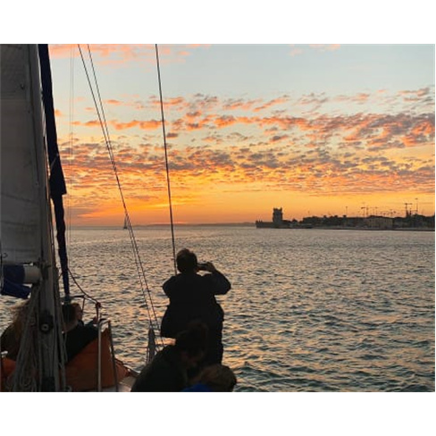 Passeio de Barco ao Pôr-do-...Vinho | 2 Horas | Rent a Boat Bilhete | Época Al