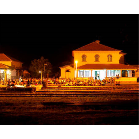 Train Spot Guesthouse | Noi...Comboios em Marvão 2 Noites + Passeio de Rail Bik