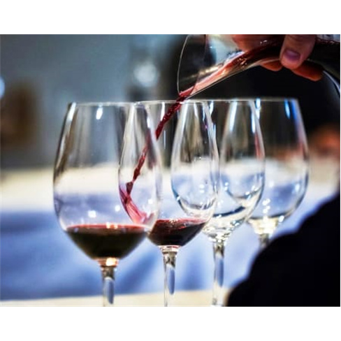 Visita e Prova de Vinhos no...olos Visita Guiada e Prova de 4 Vinhos | 2 Pessoas