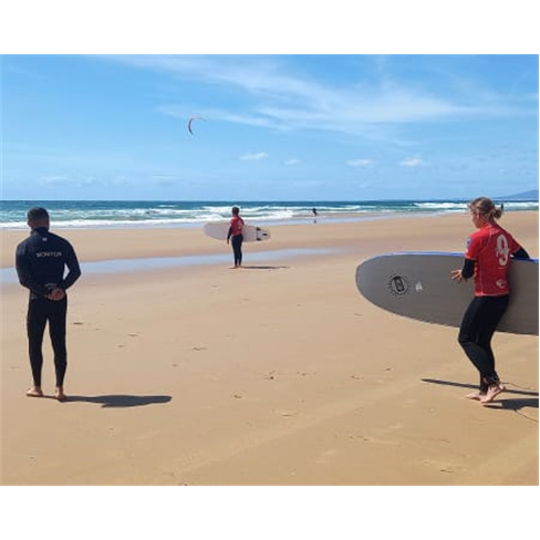 Aula de Surf ou Bodyboard a Dois na Costa da Caparica | Ondas d'Aventura