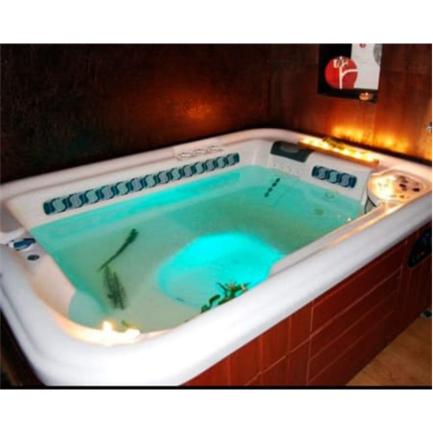 Cuide dos seus pés com Fish Spa e Pedicure Medical no Spaccio Essência!