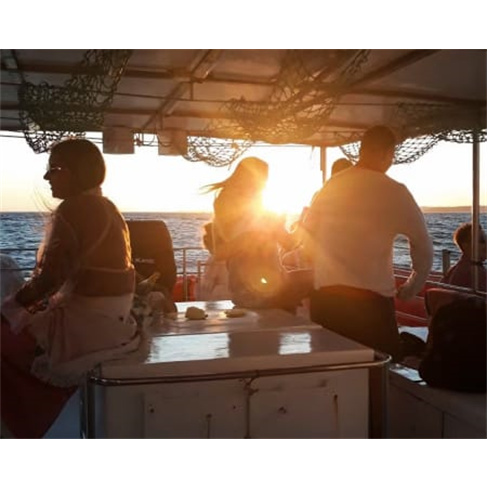 Passeio de Barco em Benagil c/ Churrasco + Bilhete Adulto - 53 caracteres.