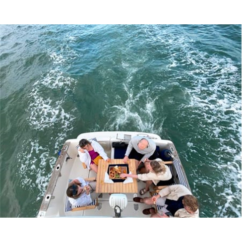 Passeio de Barco Privado no Tejo para Dois com Welcome Drink | 2 Horas | Lisbon
