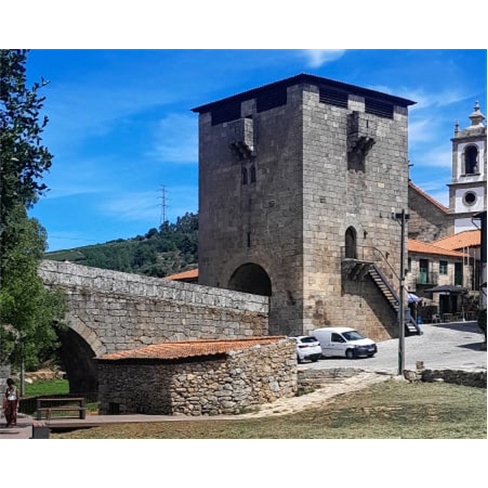 Descoberta do Douro: Tour Auto-Guiado c/ Prova de Vinhos e Barco da Régua ao Tu