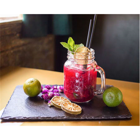 Cocktails & Petiscos para Duas Pessoas no Bar Mais Cool da Linha - El Train