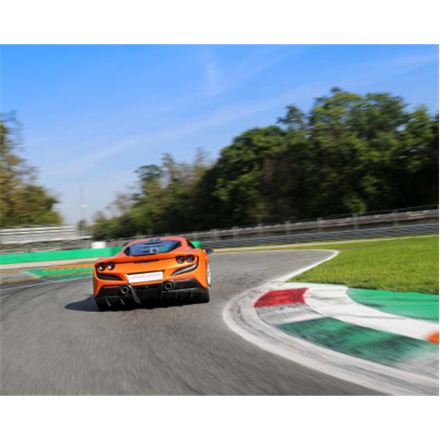 Experiência VIP: Sinta o Poder do Ferrari F8 no Autódromo de Monza! 2 Voltas
