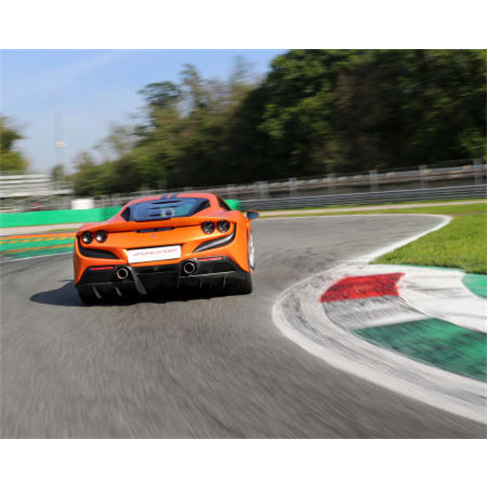 Experiência VIP: Acelere no Autódromo Vairano com um Ferrari F8 | Itália