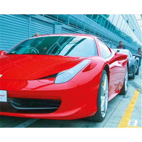 Experiência VIP: Conduza um Ferrari 458 em Cremona - 2 Voltas | Itália
