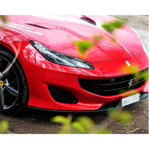 Experiência VIP: Aluguer de Ferrari Portofino por 1 Dia - 150Km Incluídos! Su