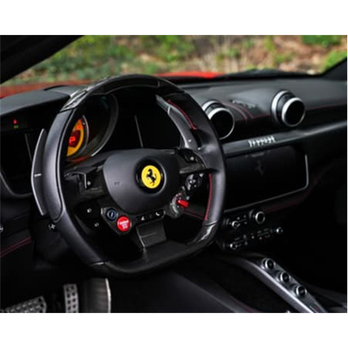 Experiência VIP: Aluguer de Ferrari Portofino por 1 Dia - 150Km Incluídos! Su