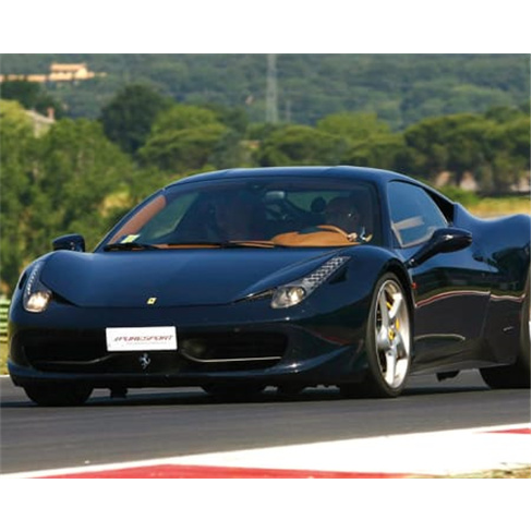 Experiência VIP: Duas Voltas no Volante de um Ferrari 458 - Adrenalina na Pista