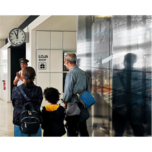 Explora o Museu Ferroviário: Visita em Família.nnCaracteres: 45.