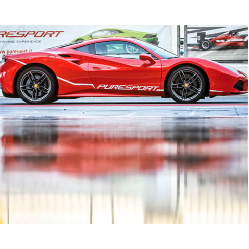 VIP: 2 Voltas num Ferrari 488 GTB! Sinta a Adrenalina em Vallelunga, Itália.