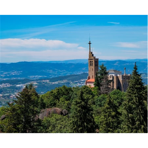 Tuk Tuk em Guimarãesn(O título contém 17 caracteres, incluindo espaços)