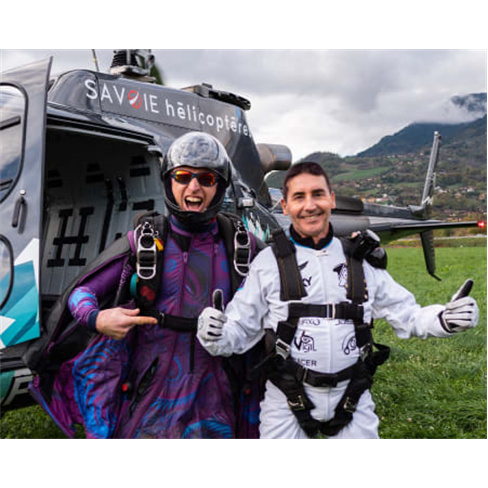 Salto Tandem de Helicóptero no Massif Brassesnn40 caracteres, dentro do limit