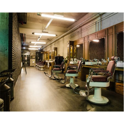 Corte Masculino na Bigorna Parlour - Foz ou Baixa do Porto c/ Barba incluída