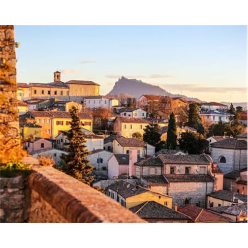 Estadia de Luxo: Jacuzzi Privado em Oste del Castello 4* + Tour Vinhos | 1 Noite